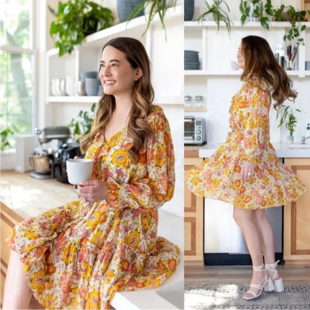 NWOT CLEOBELLA ‘Audrey’ Floral Flowy
Ruffled Tassle Tie Tiered Mini Dress